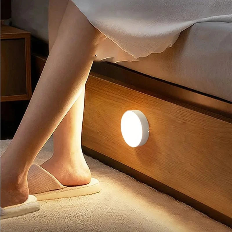 Luz Nocturna LED con Sensor de Movimiento — Automática para Pasillo y Baño